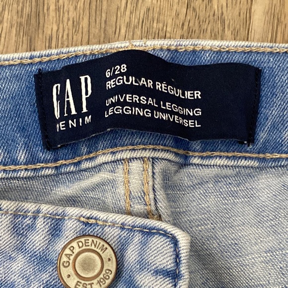 BRAND NEW POPULAR JEANS!! - Picture 5 of 5